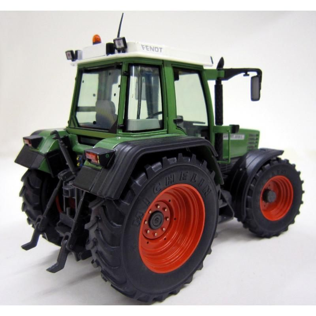 FENDT FAVORIT 926 Vario Gén2 W1026 WEISE TOYS 1/32