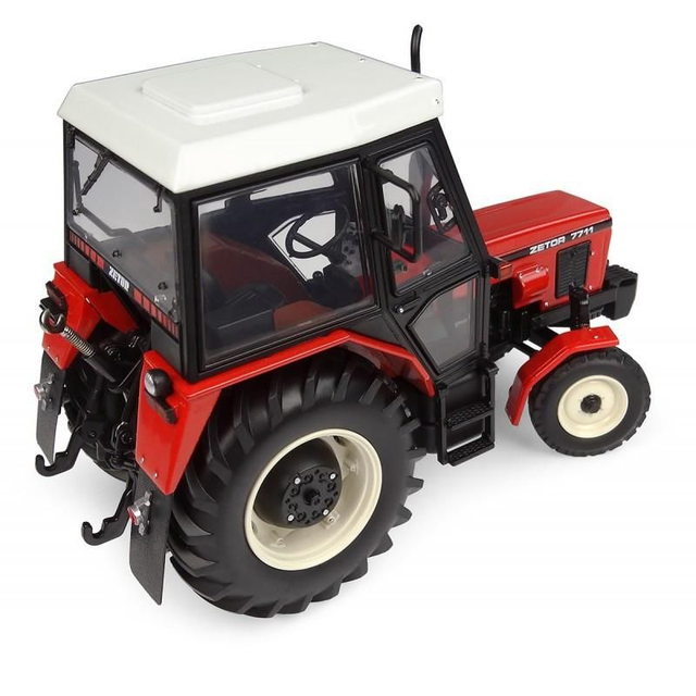 UH 6719 : Zetor 7711 – 2 roues motrices