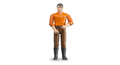 Mann mit hellem Hauttyp und brauner Hose