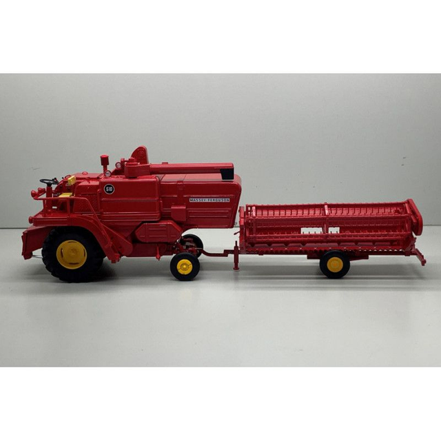 Moissonneuse Massey Ferguson 510 avec coupe et charue de transport rep 283
