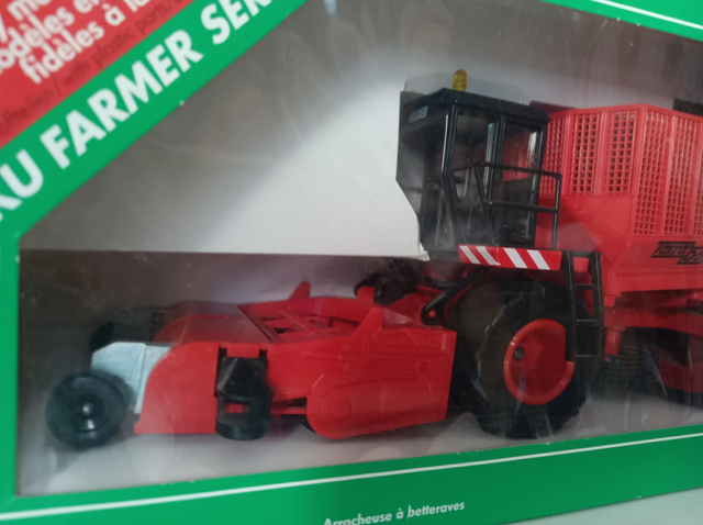 Siku Farmer 4055 Holmer Arracheuse de betteraves 1:32