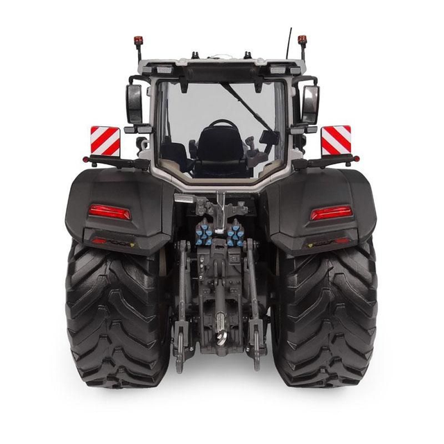 Universal Hobbies - Tractoren 1/32 - 2026