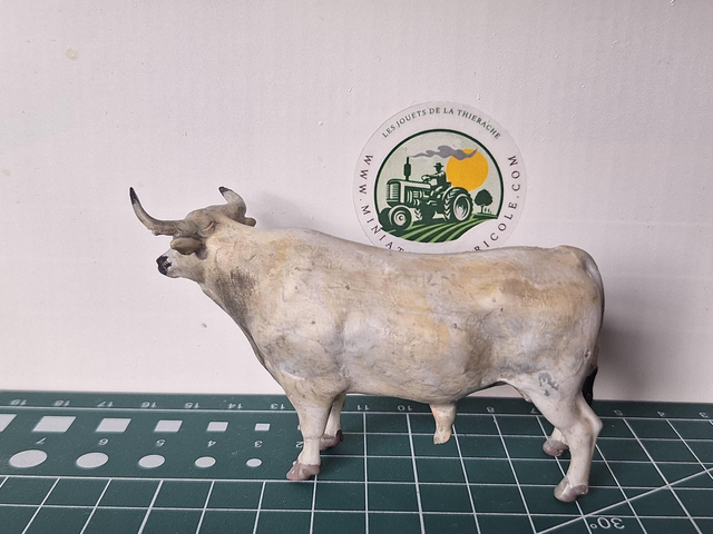 Taureau Mirandais miniature 1:32 mir01