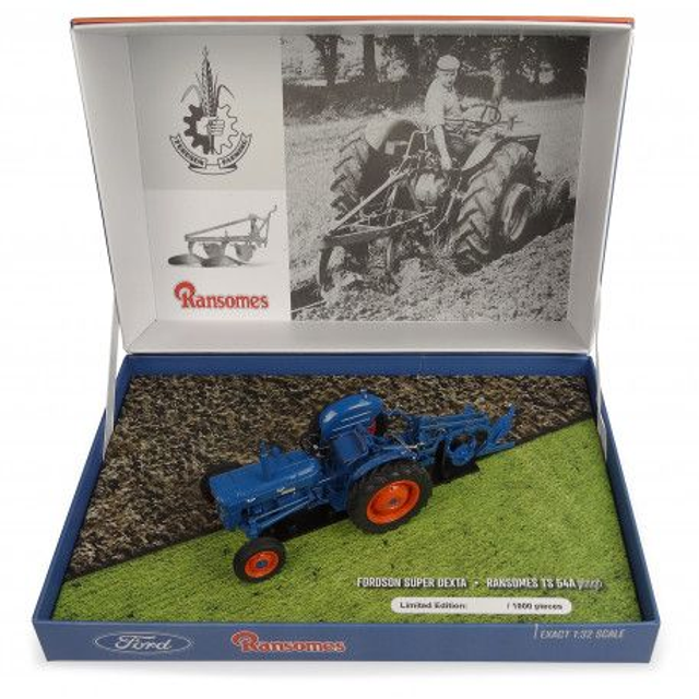 UH 6677 Fordson Dexta met ploeg in doos