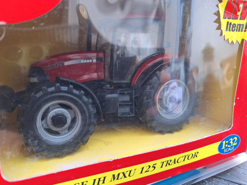 Britains 40784 CASE IH MXU 125 Tractor