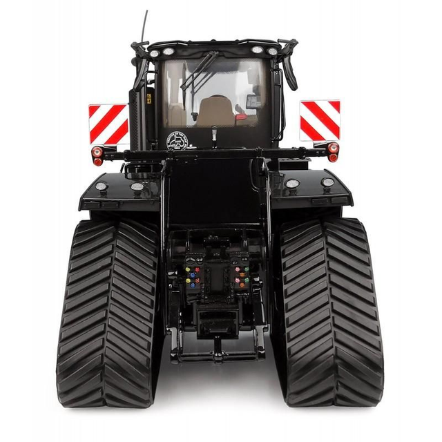 UH6820: Case IH Quadtrac 715 – Zwarte schoonheid