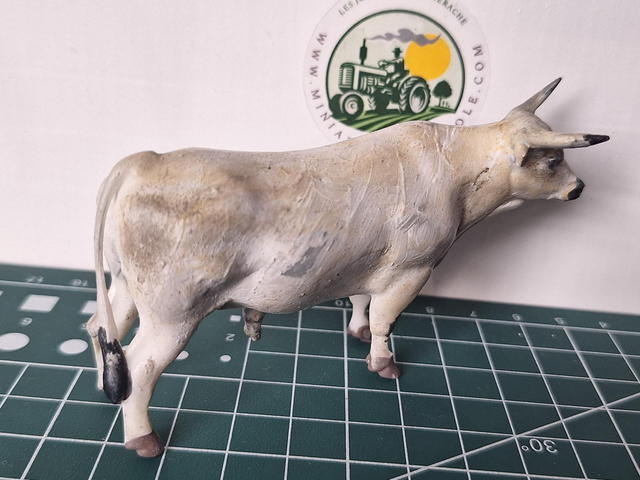 Taureau Mirandais miniature 1:32 mir01
