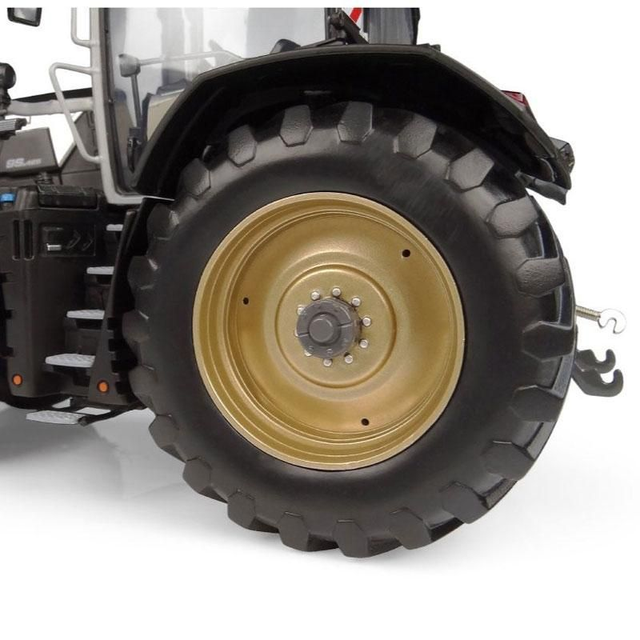 Universal Hobbies - Tractoren 1/32 - 2026