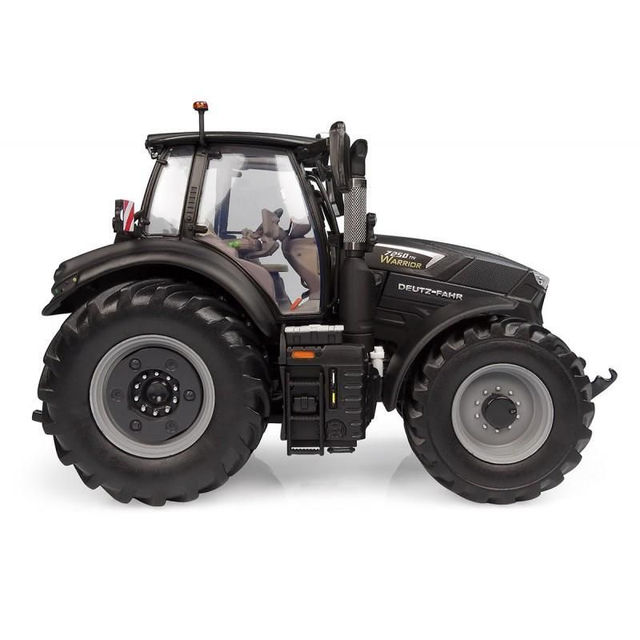 TRACTEUR DEUTZ-FAHR 7250 TTV WARRIOR Black Mat UH 6485 UNIVERSAL HOBBIES 1/32