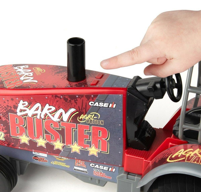 Tracteur pulling CASE IH Barn Buster