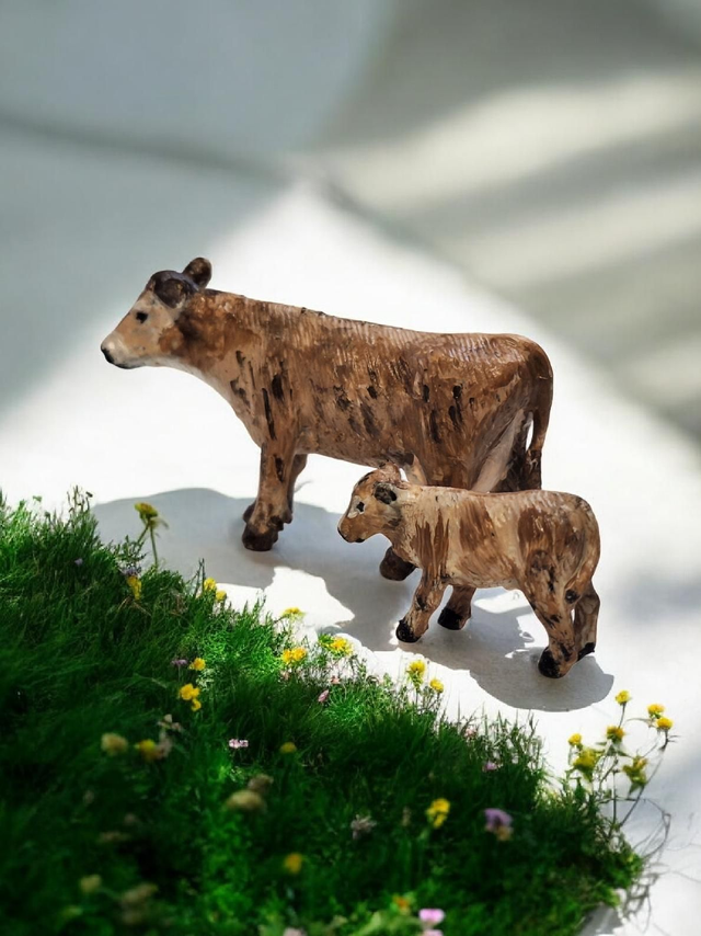 9024 Lot d' une vache artisanales et un vœu