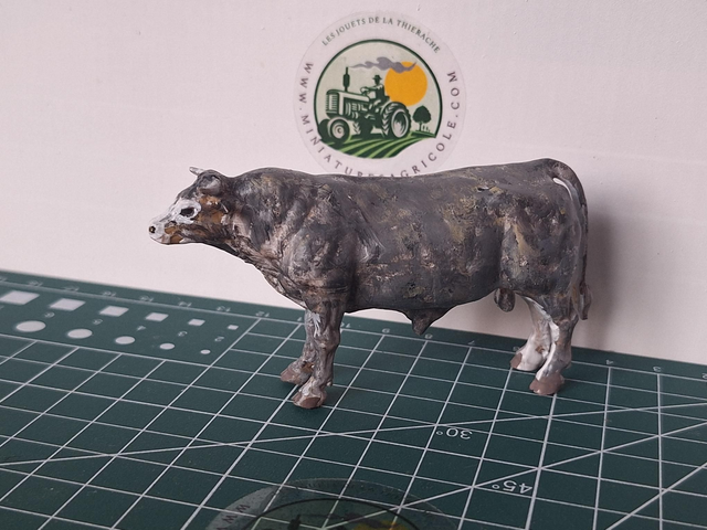 Taureau Bazadaise en resine baz03 1:32