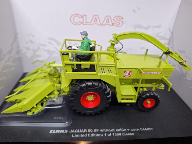 Ensileuse Claas Jaguar 80 SF sans cabine avec bec à maïs et son chauffeur- UH6774