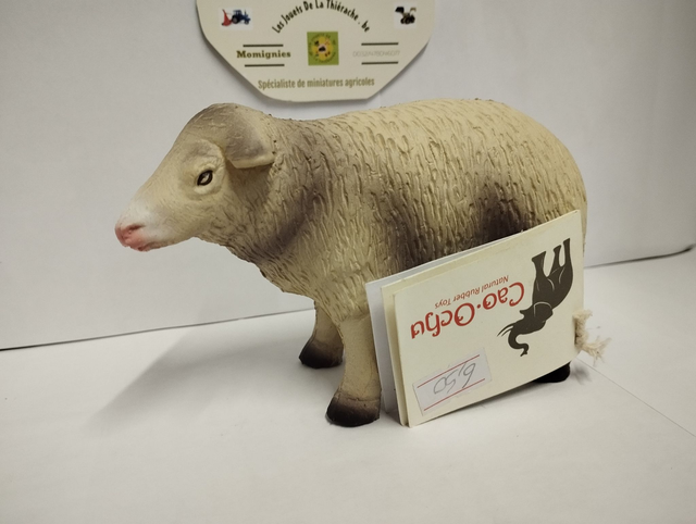 604 605 Mouton animal de jeu en caoutchouc naturel