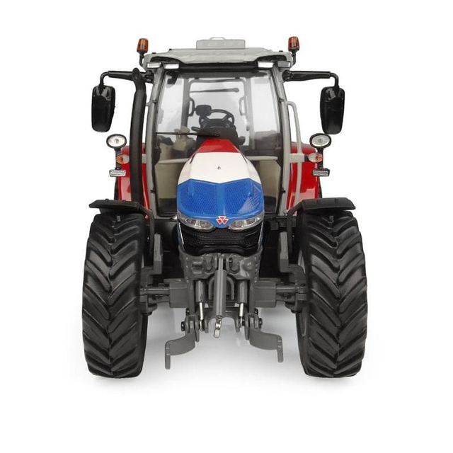 Universal Hobbies - Tractoren 1/32 - 2026