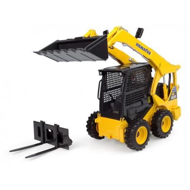 Compactlader Komatsu SK820 met accessoires - Universal Hobbies UH 8177