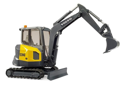 Bruder 02465 - Mini-pelleteuse compacte Volvo ECR40