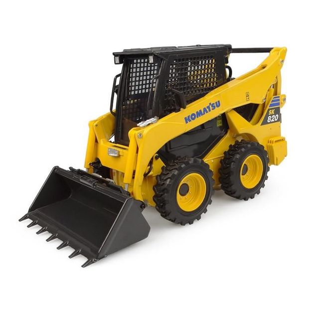 Compactlader Komatsu SK820 met accessoires - Universal Hobbies UH 8177