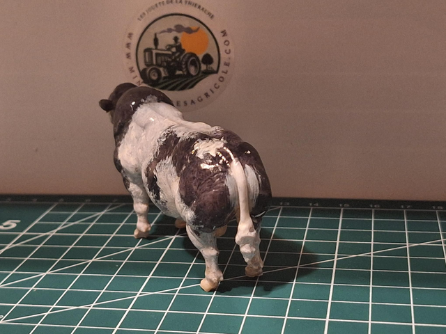 Miniatuur Belgisch Witblauw stier 1:32 bwb6