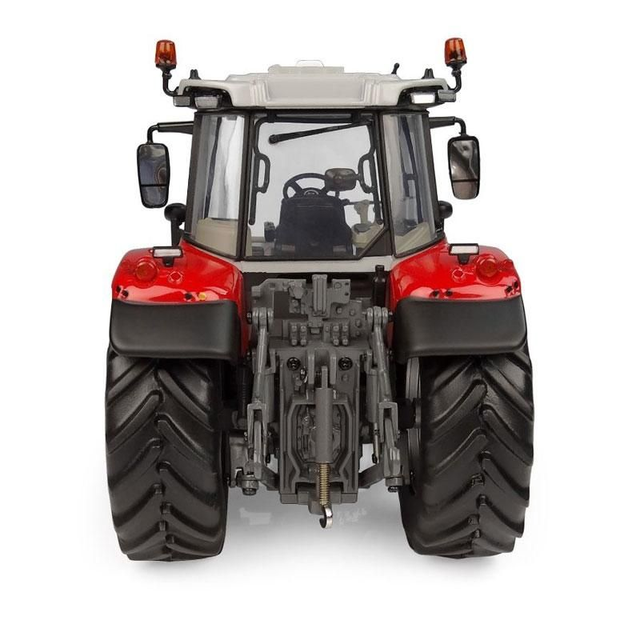 Universal Hobbies - Tractoren 1/32 - 2026